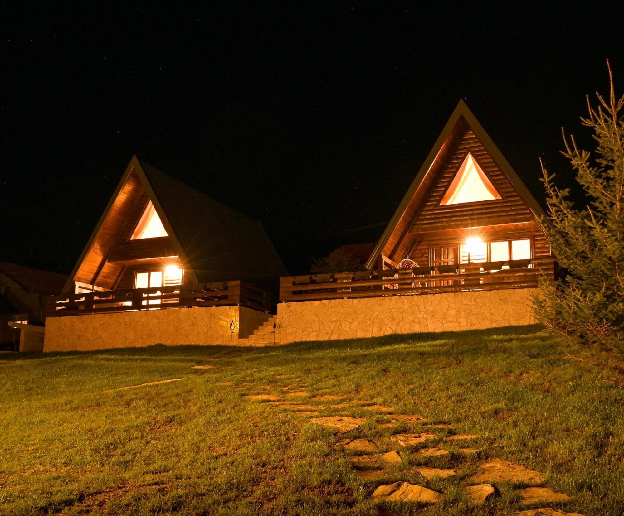 Cottages Relax Jajce Bagian luar foto